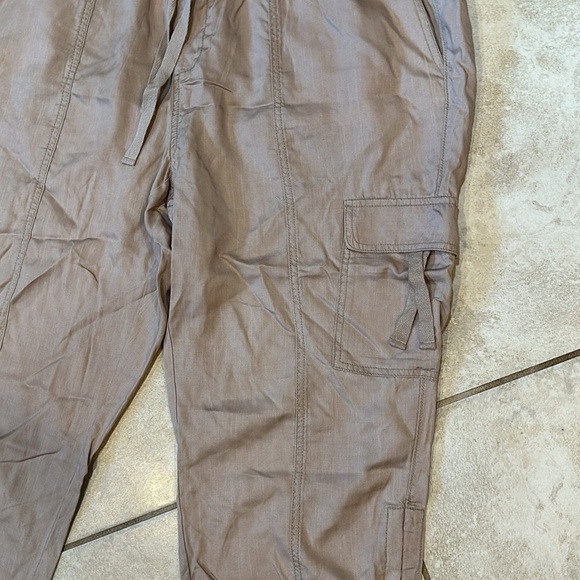 NWT! Lane Bryant Tan Lyocell Cargo Crop Pants 18/20 - Picture 7 of 10